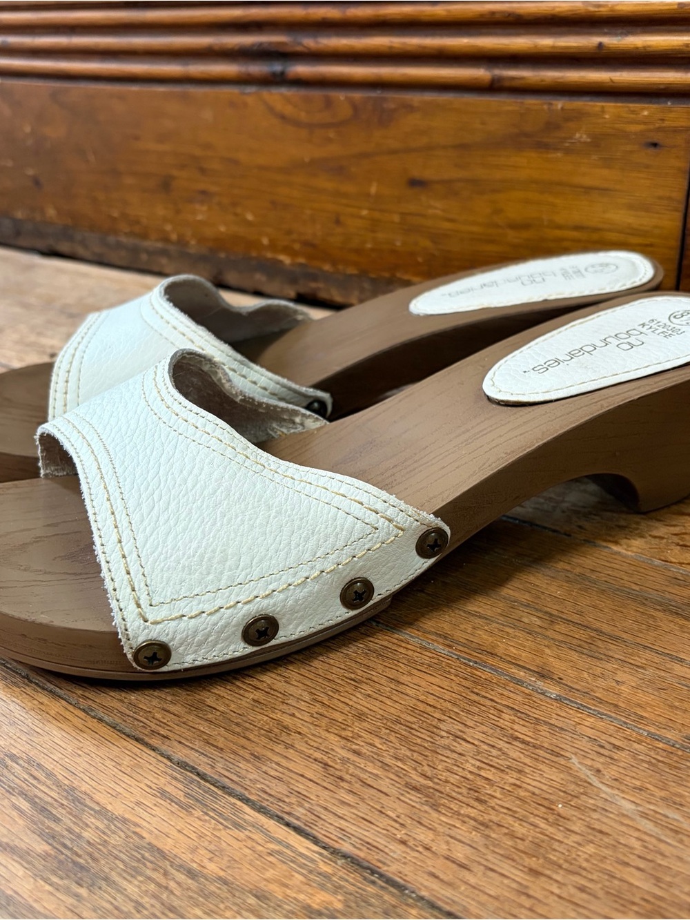 VTG Y2K No Boundaries White Faux-Wood Wedge Slide Mule Clog Studded Strap Sandal